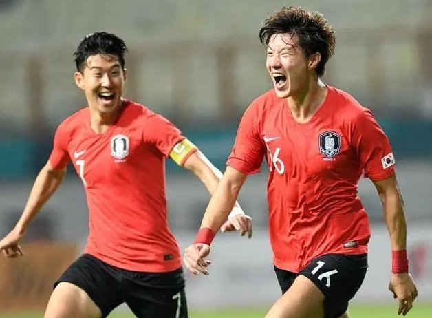 欧冠半场：齐玛乌龙，库杜斯造险，热刺1-0布拉格斯拉维亚（欧冠半场战报：齐玛乌龙送礼，库杜斯造险，热刺暂时1-0领先布拉格斯拉维亚）